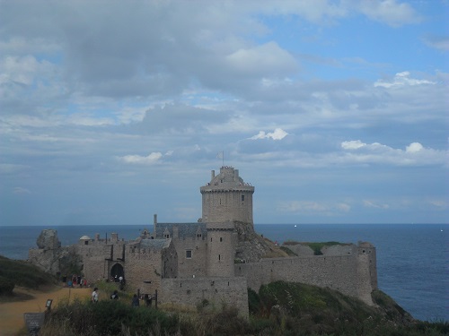 La Bretaña y sus encantos - Blogs de Francia - Día 5: Costa de granito rosa – Cap Frehel – Dinan (5)