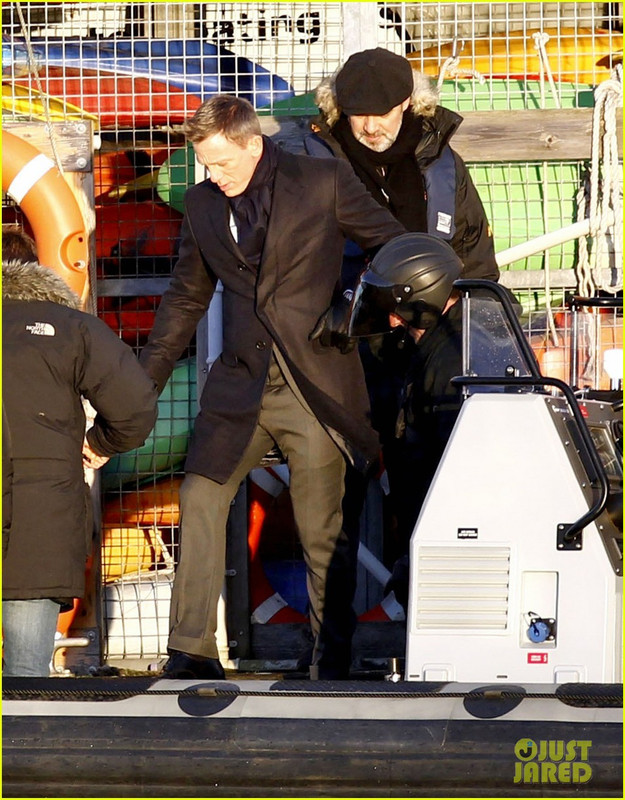 daniel_craig_begins_filming_new_james_bond_movie.jpg