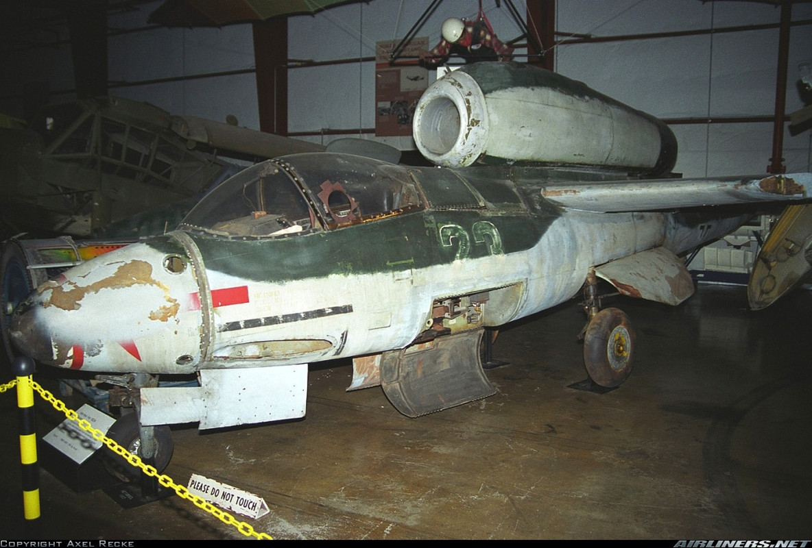 Heinkel He 162 A-2 Nº de Serie 120230 está en exhibición en el National Air and Space Museum en Washington