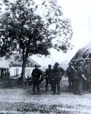 Granaderos del Regimiento Der Führer, de la División Das Reich en las afueras de Prokhorovka