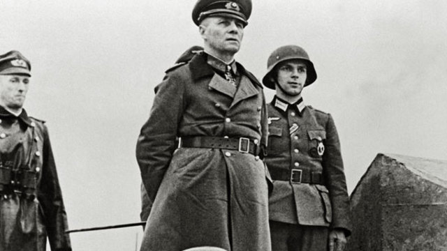 El Mariscal Rommel supervisando las defensas de la Muralla del Atlántico