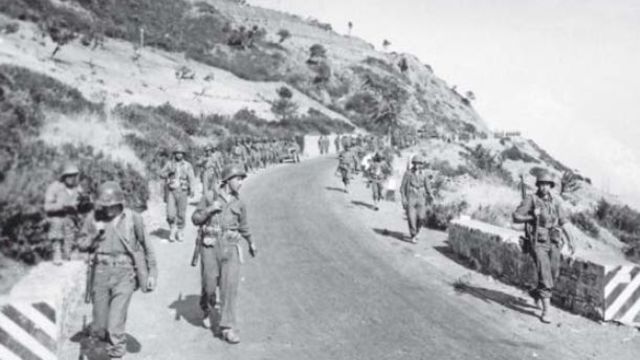 Tropas de Infantería de EE.UU. avanzando hacia Palermo