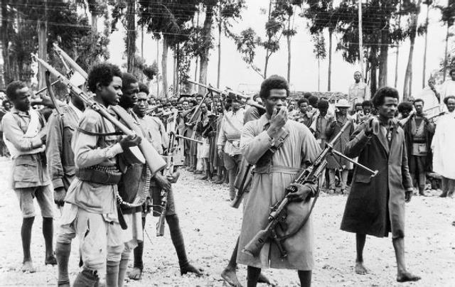 Guerrilleros etíopes leales a Haile Selassie en Addis Abeba. Mayo 1941