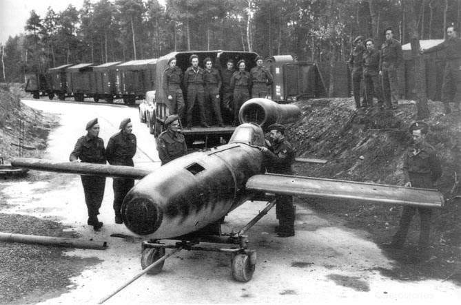 Fi 103R Reichenberg capturado por fuerzas británicas, en 1945