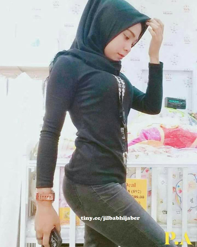 https://s9.postimg.cc/frwc55dgf/photo-gaya-gadis-cantik-baju-kaos-berjilbab-hitam.jpg