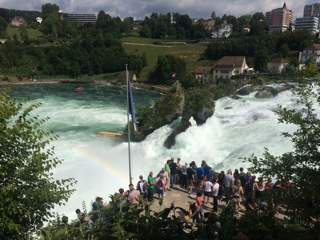 Suiza en coche 9 días, recomendadísimo ir! - Blogs de Suiza - Día 2: Cataratas del Rin, Steim an Rhein, Brunnen, Vitnau, Lucerna, Beatenberg (9)