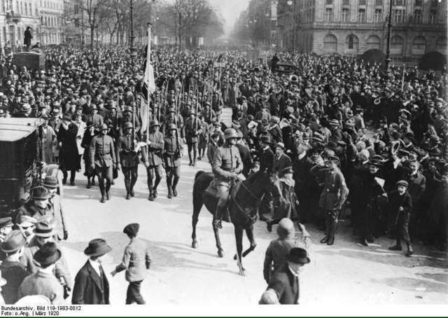Freikorps desfilando en Berlín. Marzo de 1920
