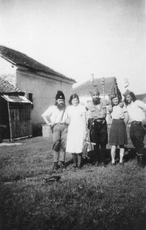 [Слика: slika_213-221_copy_4.jpg]